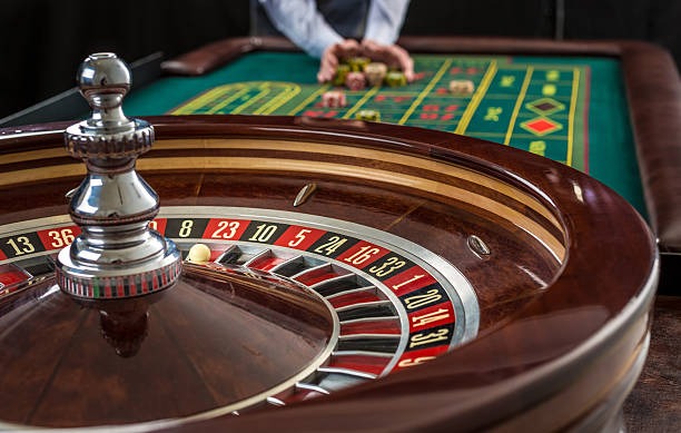 javatoto platform interface showing football markets, live-dealer tables, and payment options